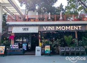 VINI MOMENT